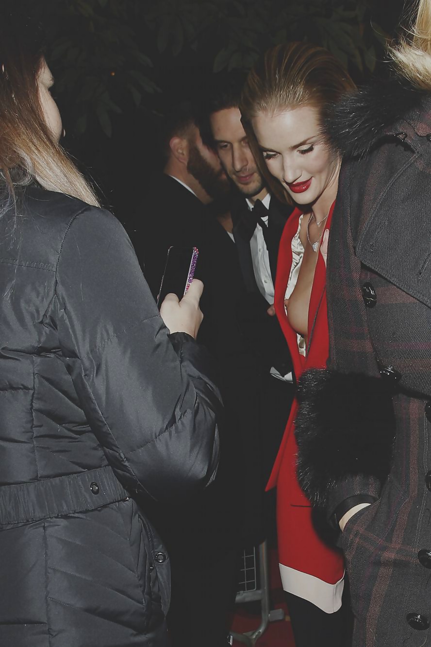 Rosie huntington nip slip
 #25125769