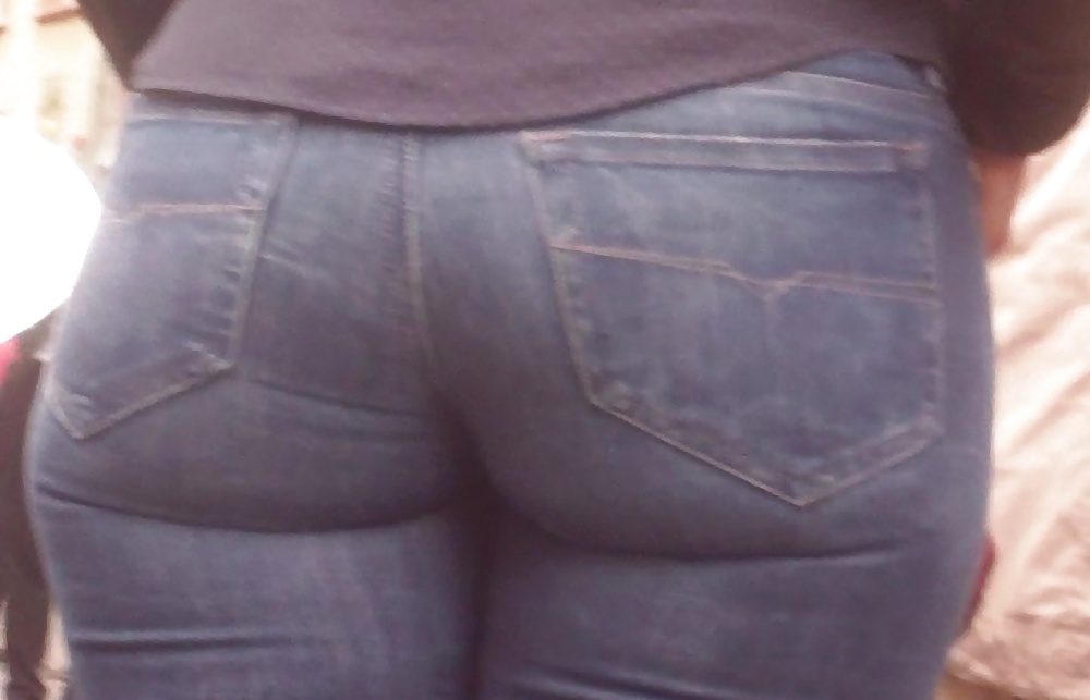 Nice big juicy teen ass & butt in very tight blue jeans  #31832221