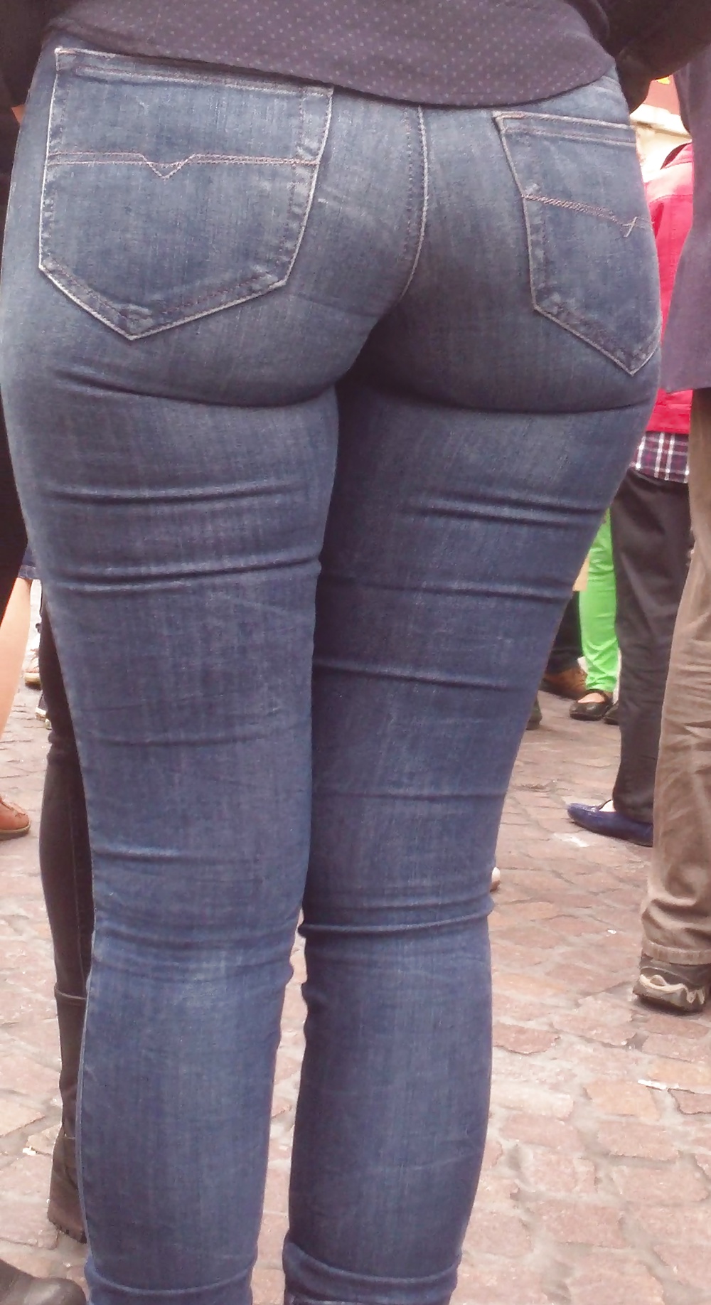 Nice big juicy teen ass & butt in very tight blue jeans  #31832229