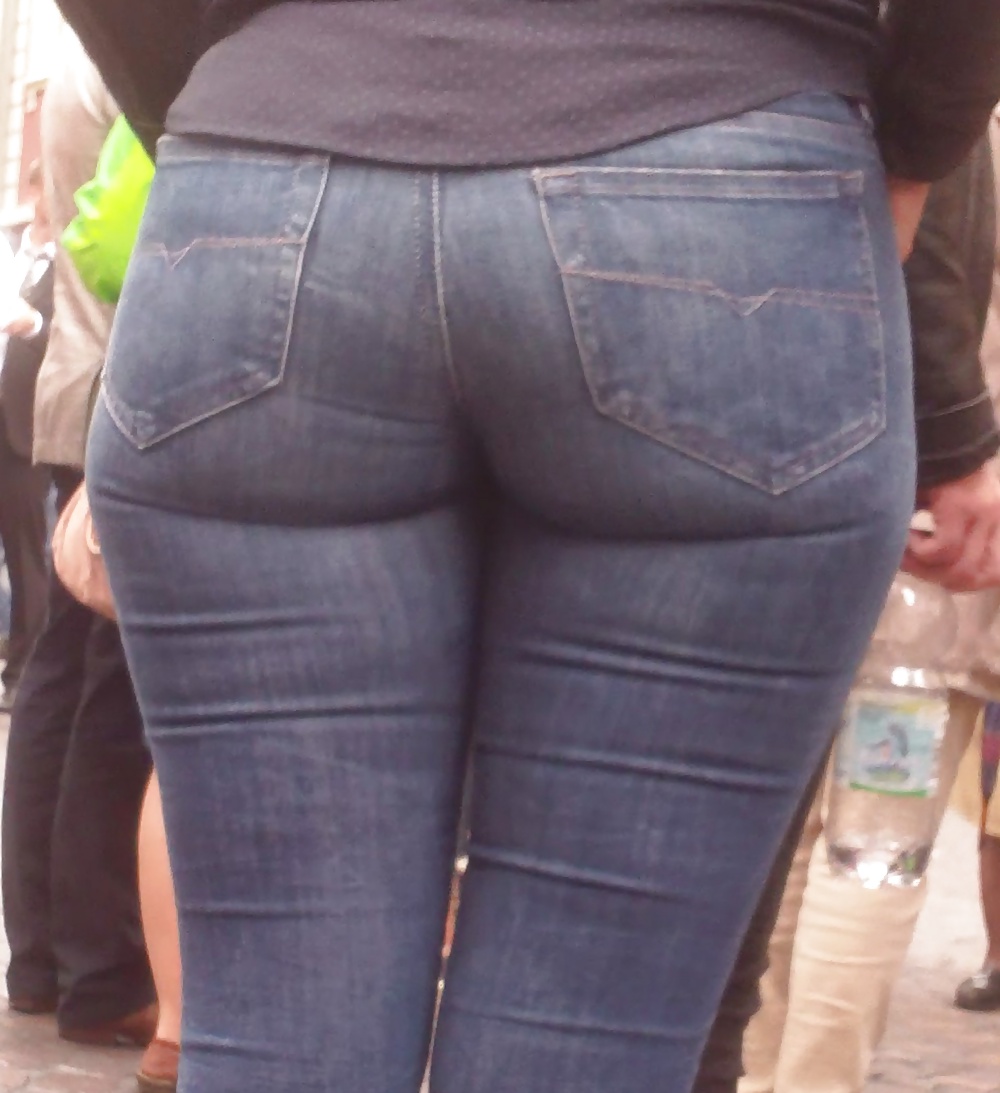 Nice big juicy teen ass & butt in very tight blue jeans  #31832235