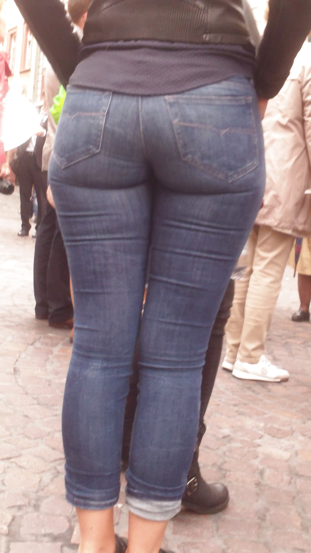 Nice big juicy teen ass & butt in very tight blue jeans  #31832243