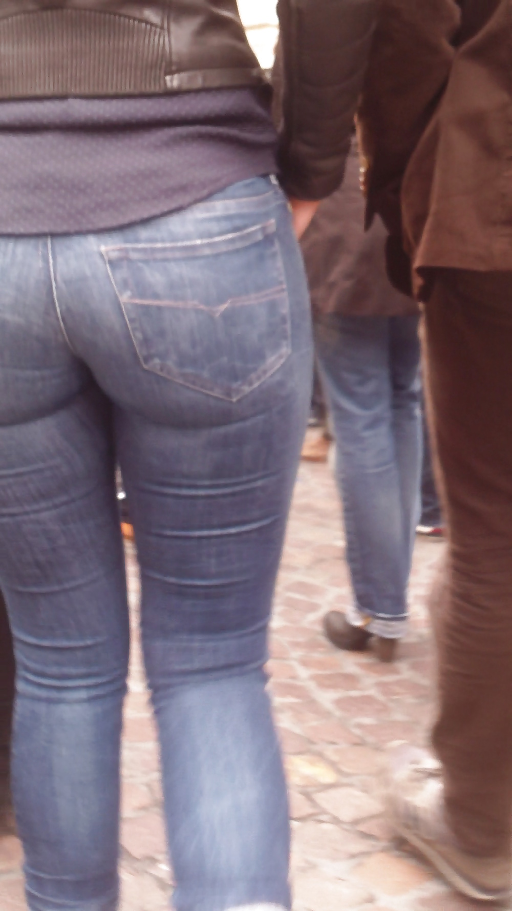 Nice big juicy teen ass & butt in very tight blue jeans  #31832247