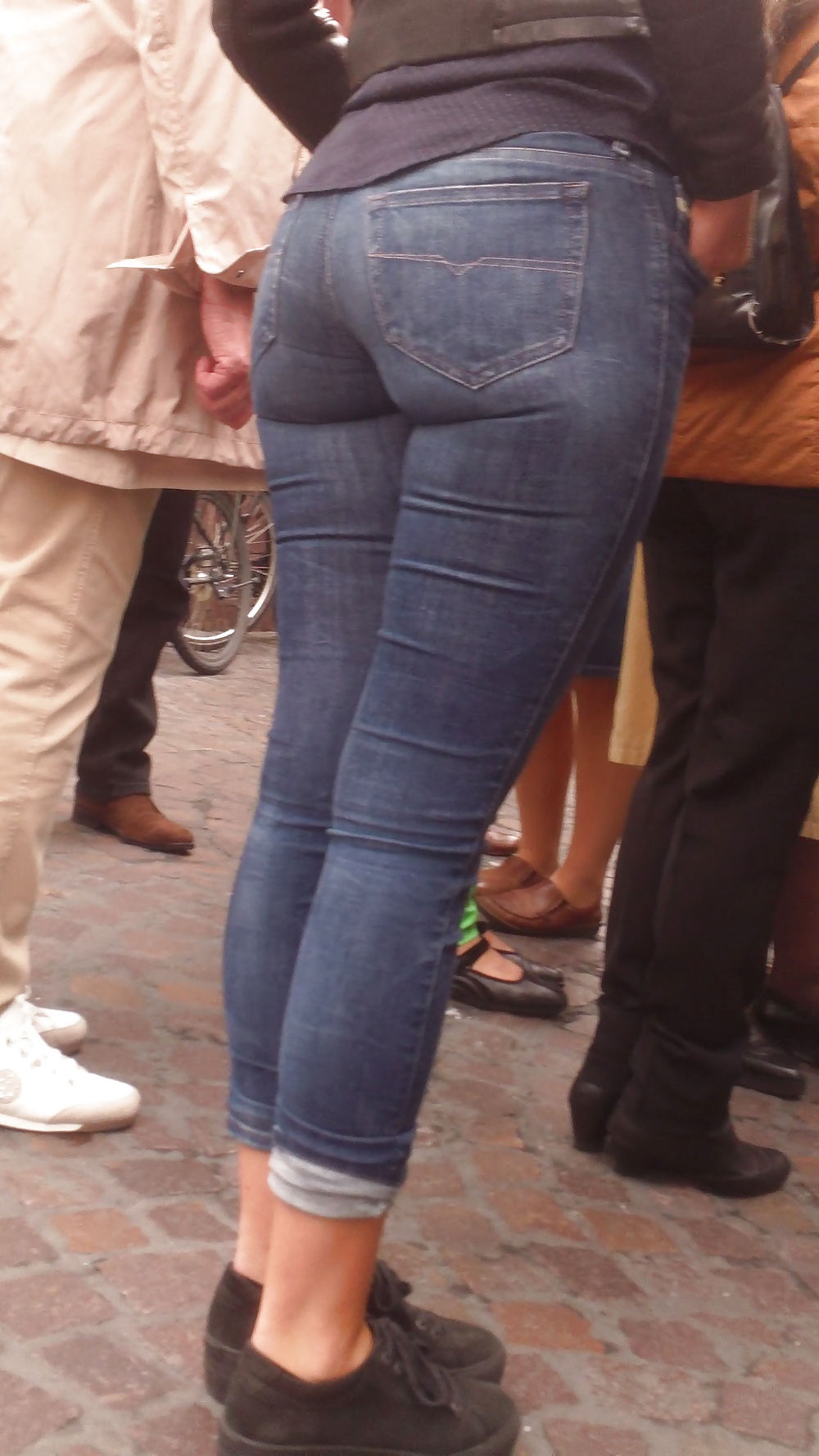 Nice big juicy teen ass & butt in very tight blue jeans  #31832255