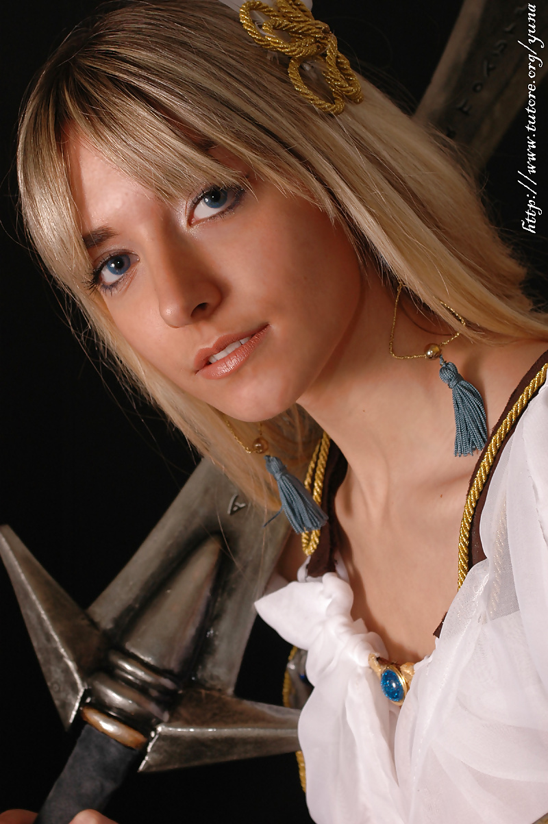 Sophitia Coslay (cosplayer Yuna) (Soul Calibur) #30313704