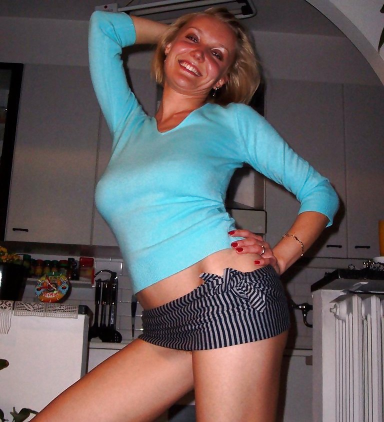 Foto private - sexy milf spagnola bionda calda a casa
 #41016165