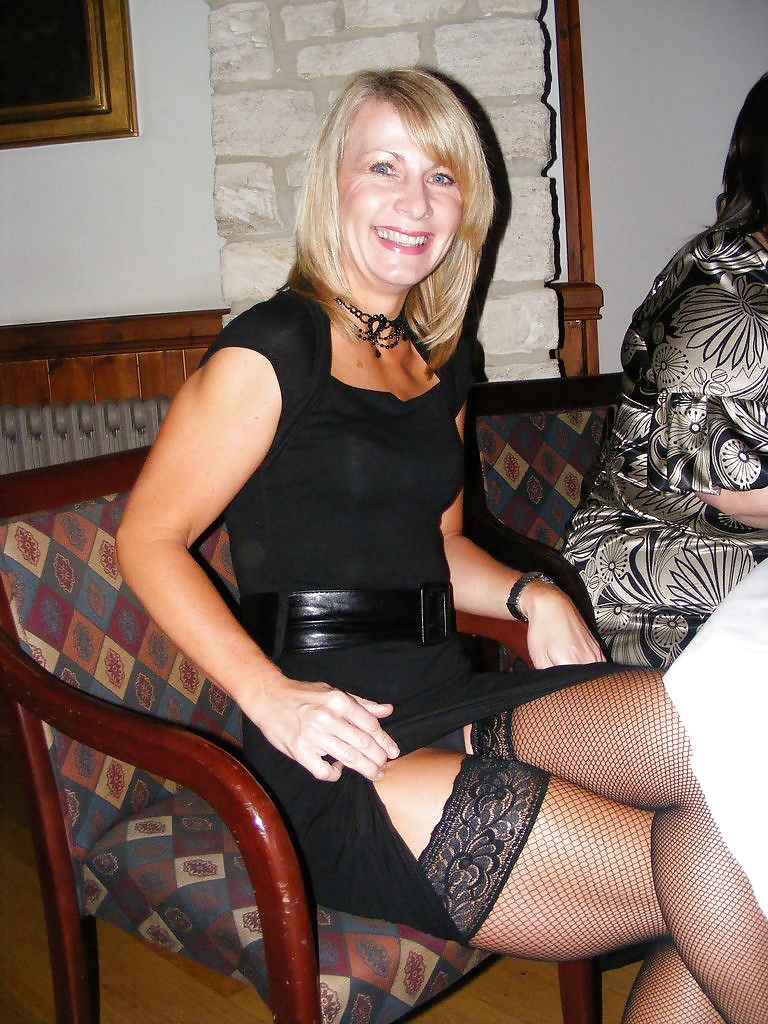 Bitte Heben Sie Ihren Rock Oder Kleid #27475400