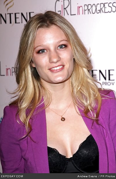 Ashley Hinshaw #25070593