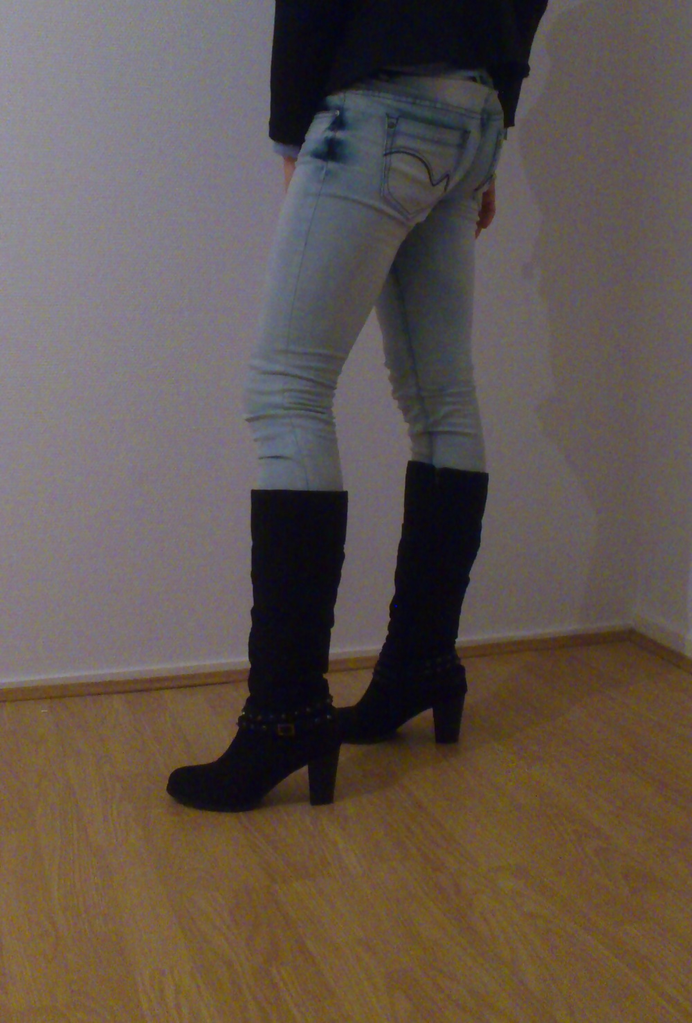 Yo con zapatos de noticias y jean. joven joven sissy crossdresse
 #40905525