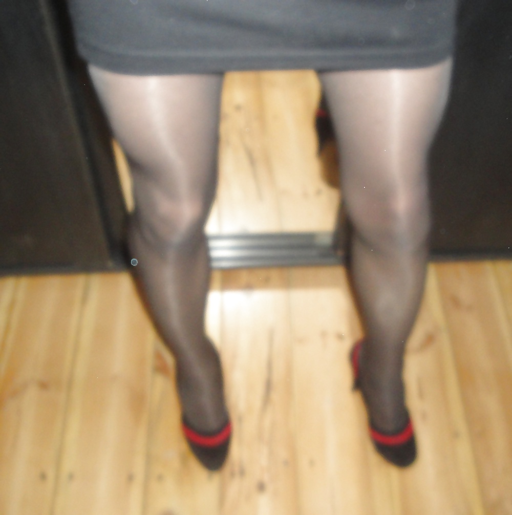 Me hot hels 
 #35435572