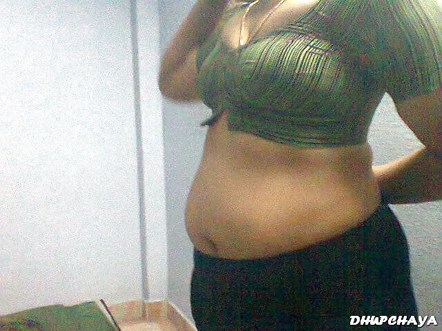 Andhra housewife navel boob show 15 #25116358