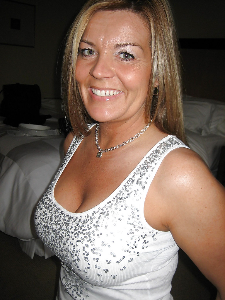 Cleavage #23168092