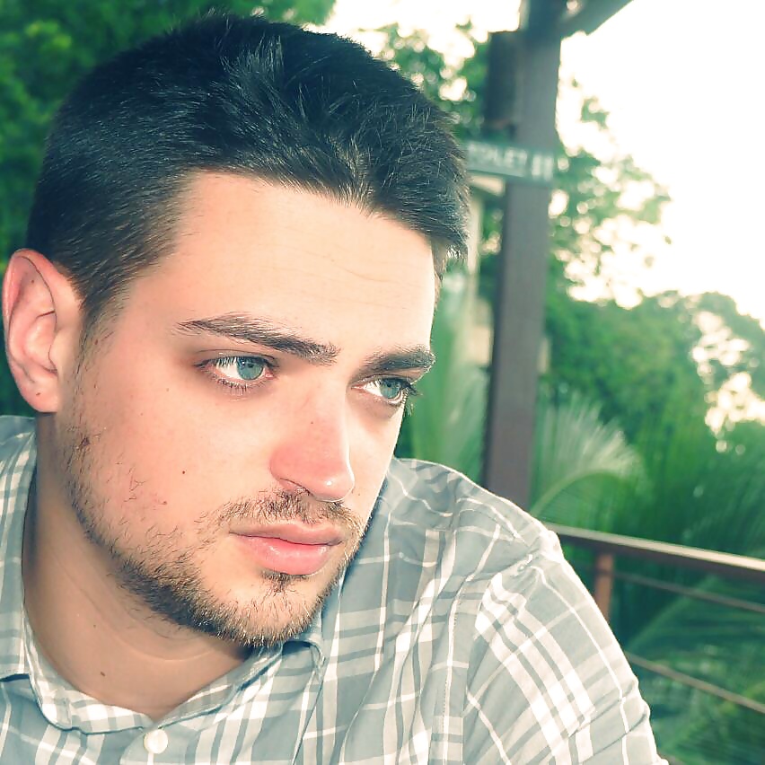 Moi
 #31805421