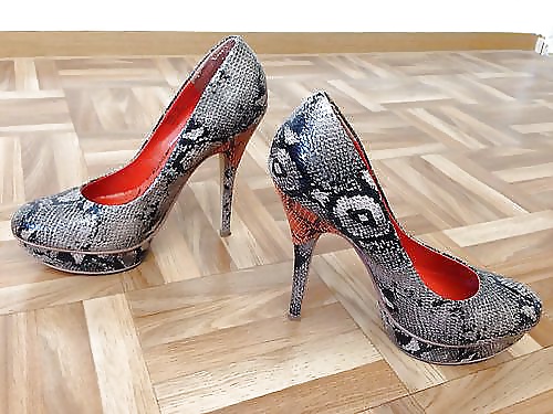 Pumps Und Heels Von Guten Freundinnen Heimlich Fotografiert #33996274