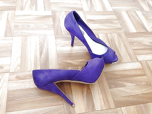 Pumps Und Heels Von Guten Freundinnen Heimlich Fotografiert #33996285