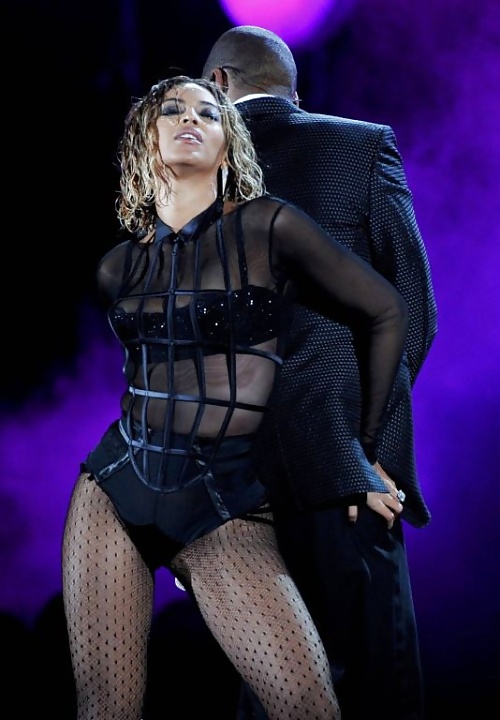 Beyonce sexy en vivo
 #33408128