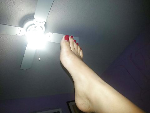 Salvadorian feet #33374767