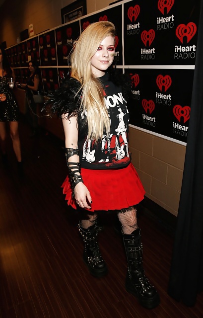 Avril lavigne 4
 #32945886