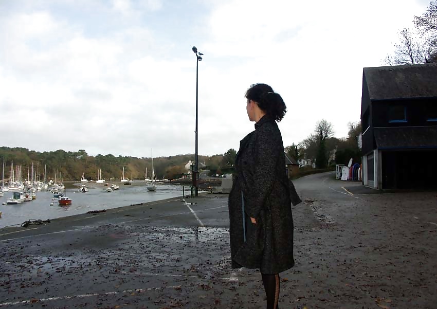 Nadine francés visitando un puerto típico 2006
 #27198124