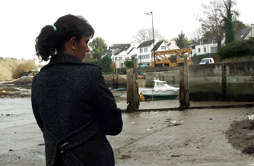 Nadine francese che visita un tipico porto 2006
 #27198436
