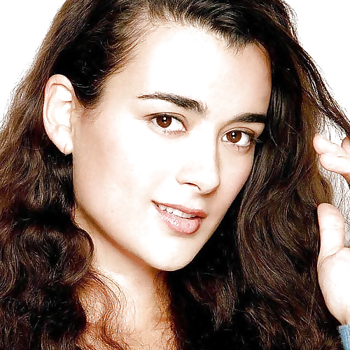 Cote de Pablo #24691335