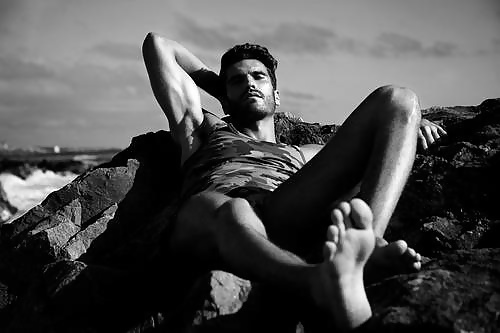 B & W Essay Der Männlichen Füße #28685620
