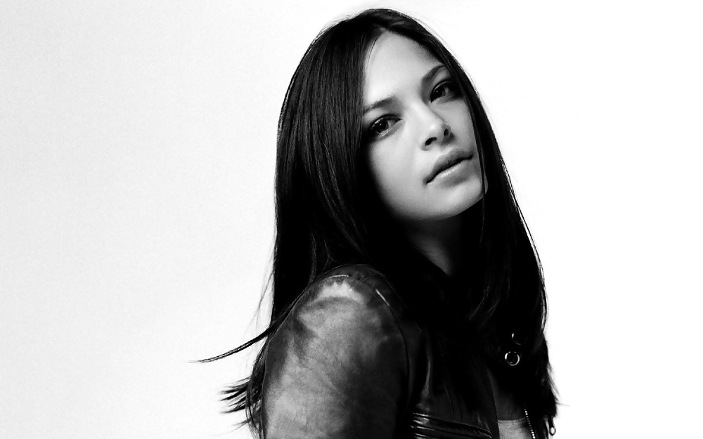 Kristin kreuk
 #35090897