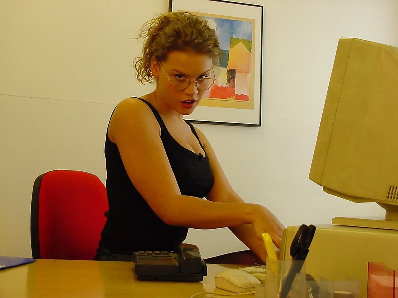 Nombre de la chica #00002 (1560)
 #37861248