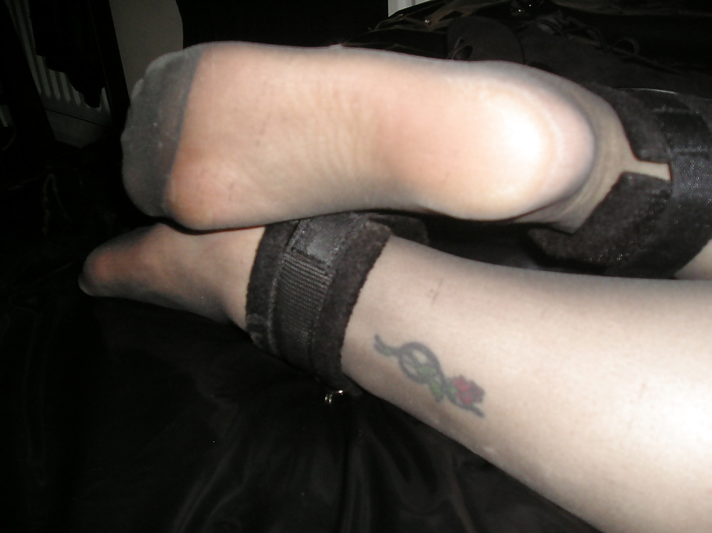 Meine Freundinnen Strumpfhosenpantyhose Nylon Bedeckt Füße #32193217