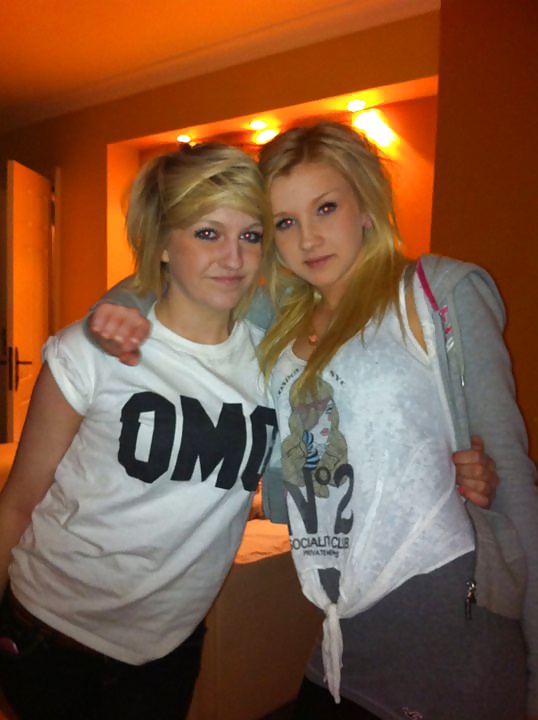 フェイスブックガール
 #28529351