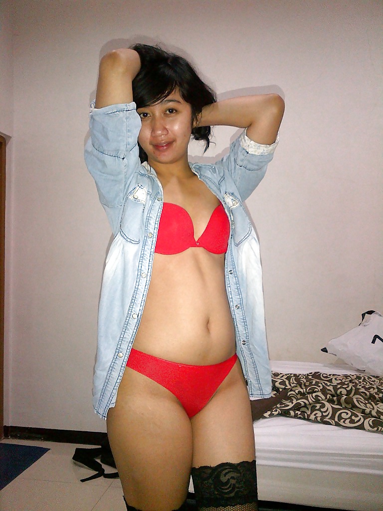 Indonesisch Angel Lee In Rot Surabaya #28635209