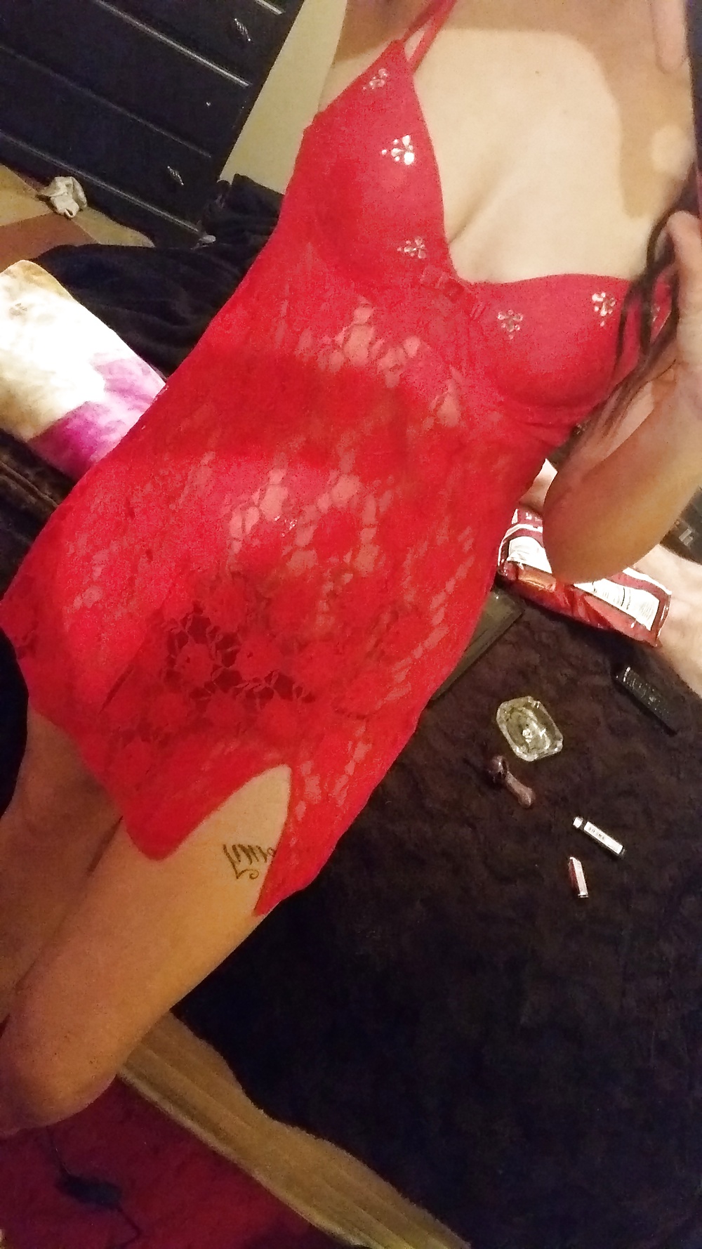 Dame In Rot #40437404