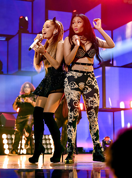 Ariana grande en iheartradio 2014
 #31091513