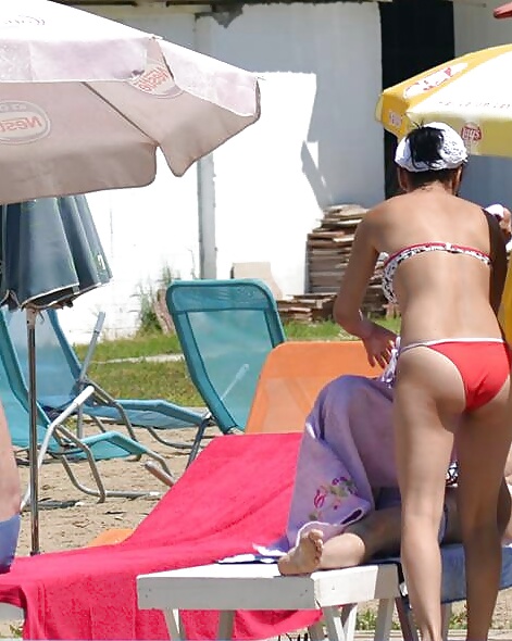 Spy sexy teens ass, bikiny pool and beach rumano
 #39171732