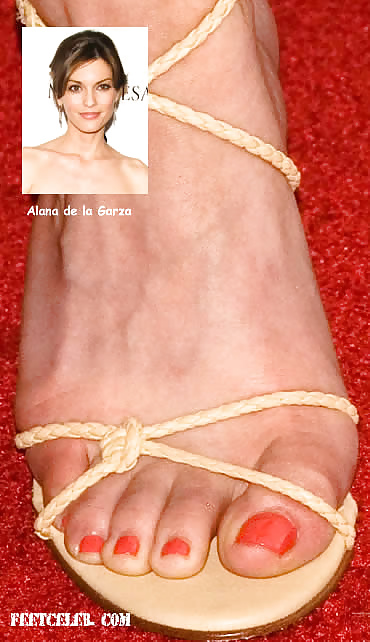 Alana De La Garza #35537000