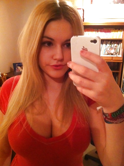 Rubia tetona uk teen topless selfshots essex
 #34995758