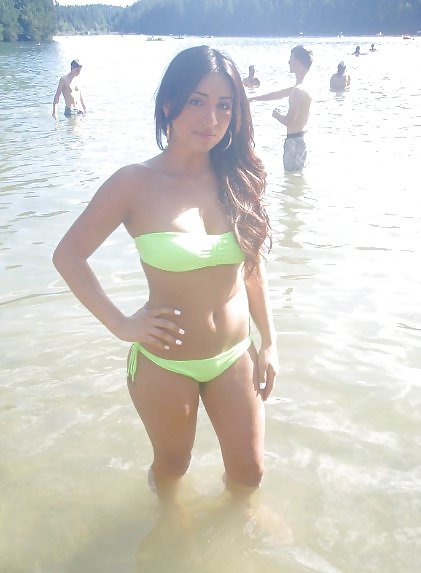 How would you DOM these 2 latinas, dirty abusive comments! #36493129