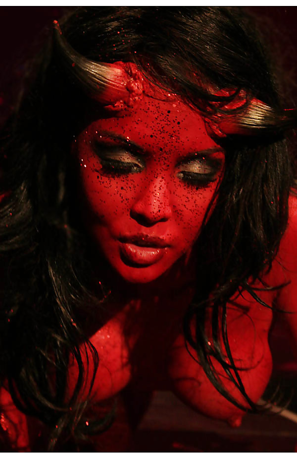 地獄のような赤....
 #26047305