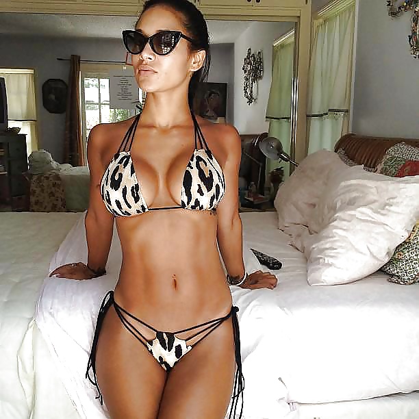 Hermosas mujeres
 #27010713