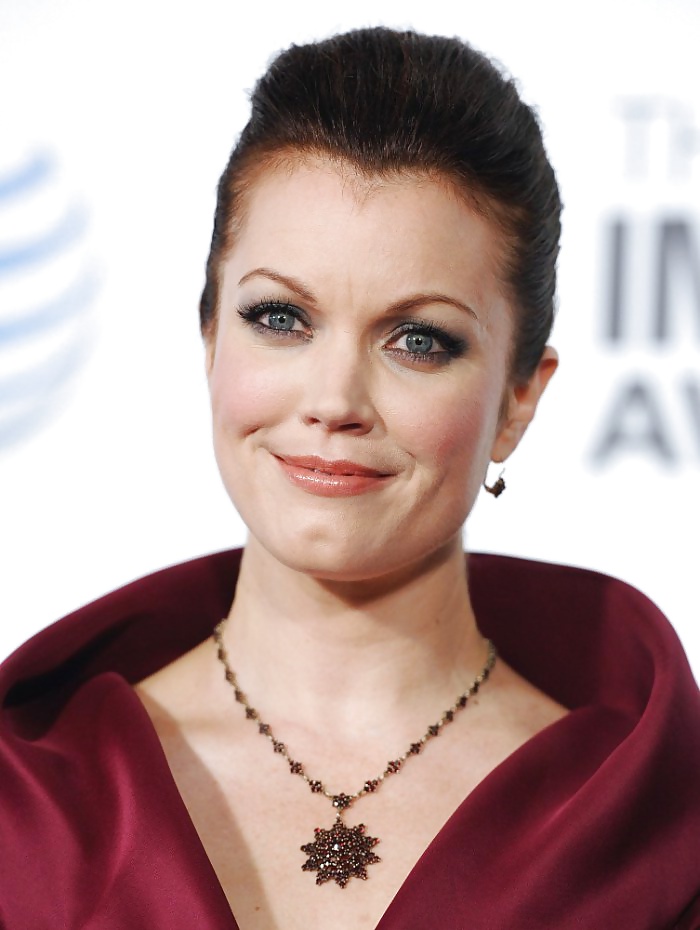 Bellamy Young #25248188