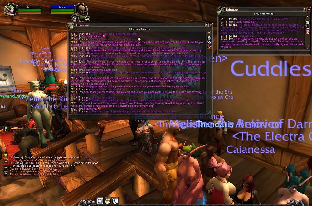 Sirviendo a los sementales de prueba con mi follamiga
 #25059211