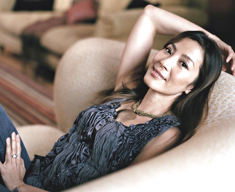 Lassen Sie Uns Wichsen über ... Michelle Yeoh (chinesische Schauspielerin) #26075741