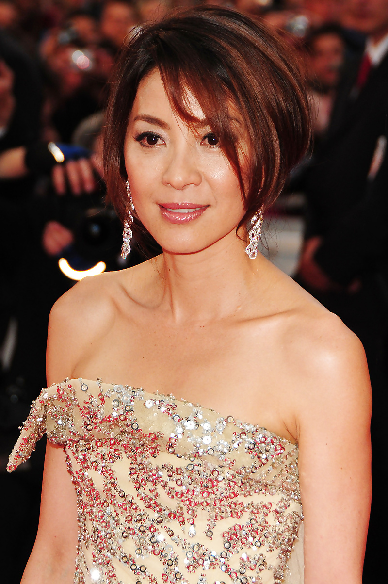 Lassen Sie Uns Wichsen über ... Michelle Yeoh (chinesische Schauspielerin) #26075905