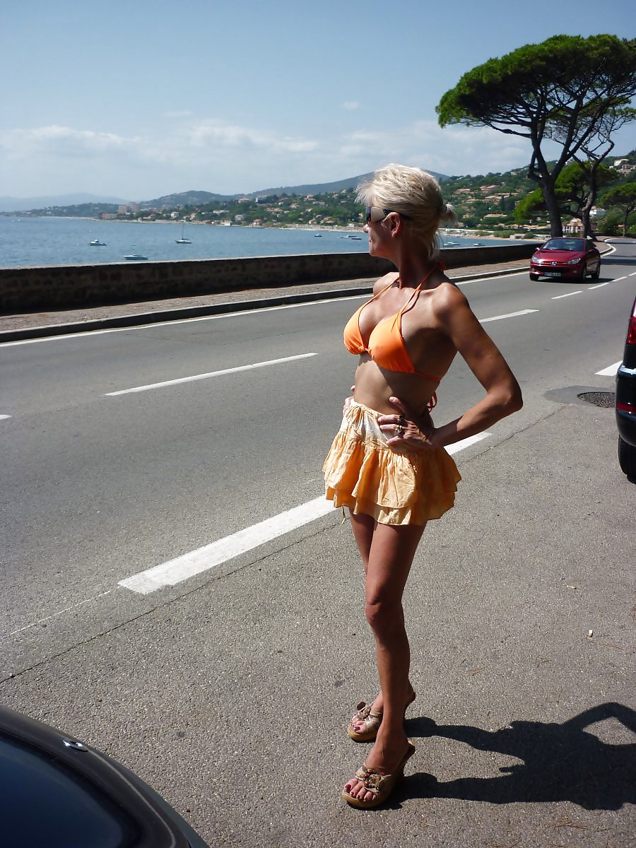 Exhib plage micro bikini tallons heels beach milf public  #33493881