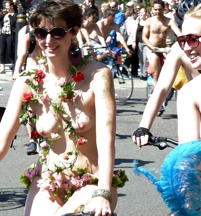 World Naked Bike Ride 2014 (Juli) #29676797