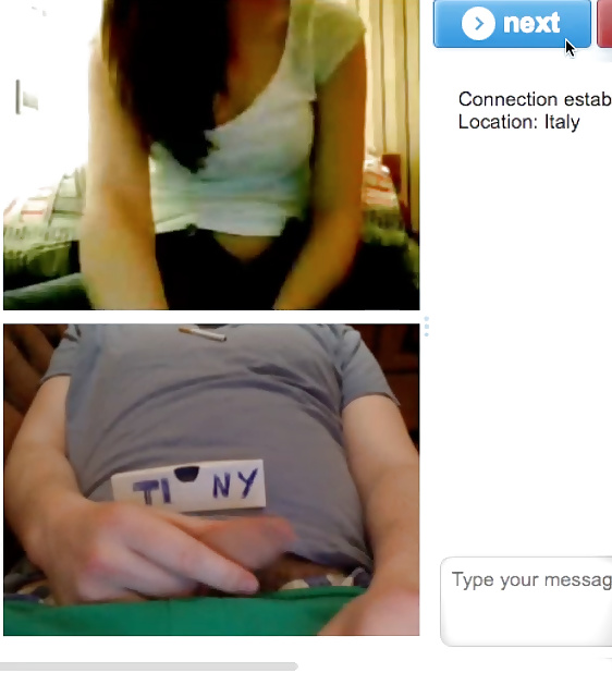 Webcam screen caps piccolo cazzo deriso da giovani ragazze sexy
 #24575494