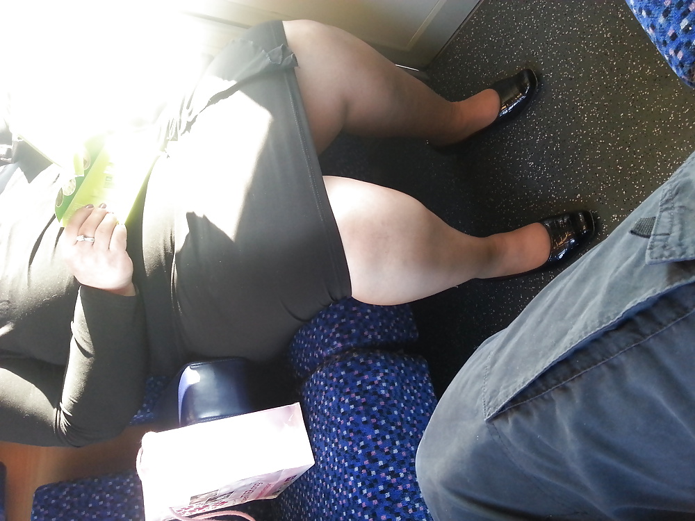 電車の中の乳首
 #35178171