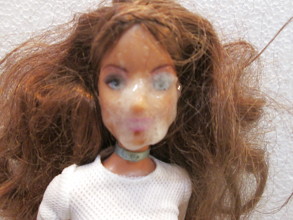 Brunetta bambola figa facciale
 #40234737