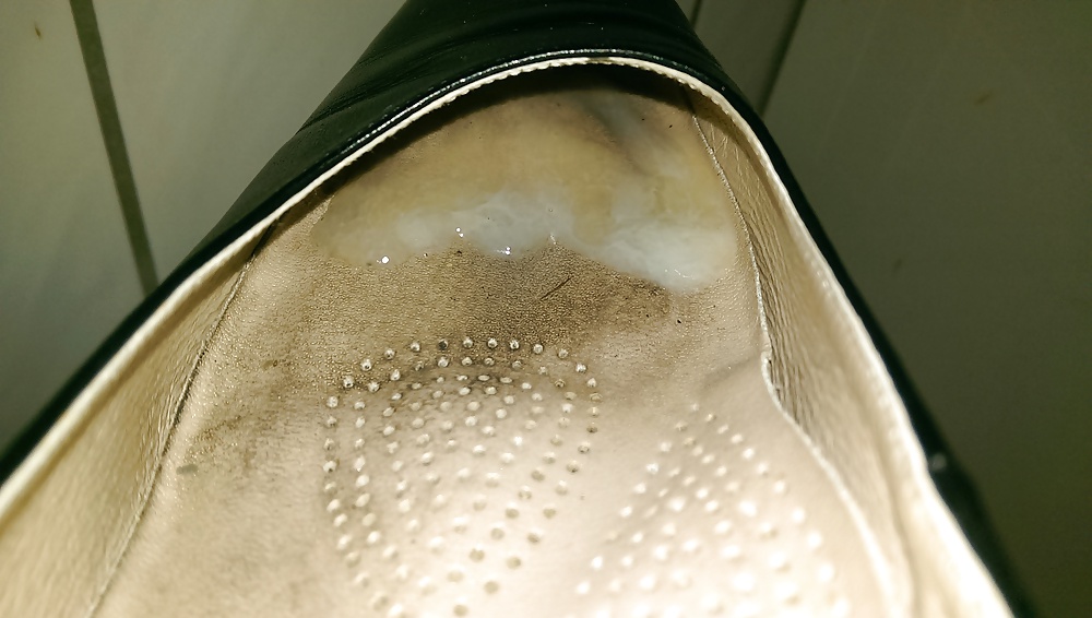 Borrowed supervisor's heel from office #40336764