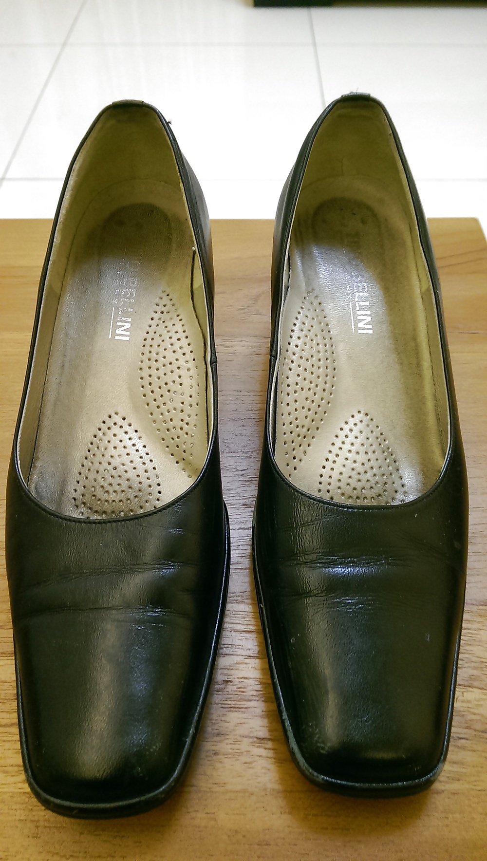 Borrowed supervisor's heel from office #40336831