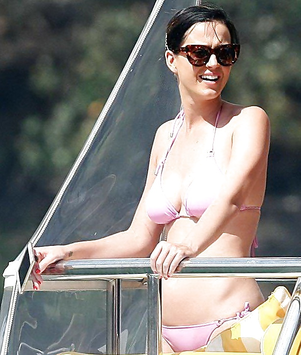 Katy perry - bikini rosa a sydney, 23 novembre 2014
 #38720334
